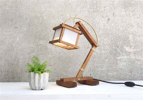 Paladim Handmade Kran Paus Wooden Desk Lamp | Gadgetsin