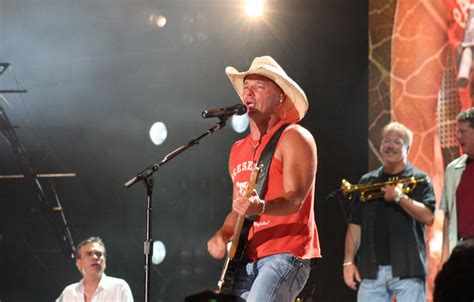 The Best Kenny Chesney Songs - The Style Inspiration