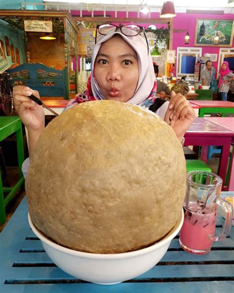 Bakso ‘ raksasa’ Klenger Ratu Sari Yogyakarta – Kuliner Jogja super hits