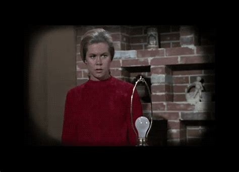 Samantha turns on the Light - Gif - Bewitched Fan Art (29872390) - Fanpop