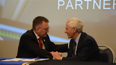 NCMC, Davenport partnership for nursing graduates formalized in signing event