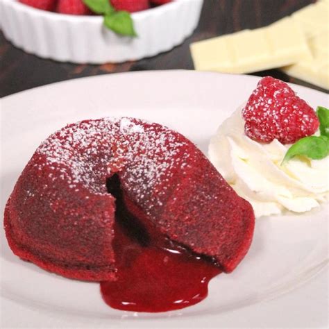 Red Velvet Lava Cake [Video] | Lava cakes, Tasty, Molten lava cakes