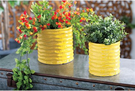 Outdoor Set Of 3 Yellow Planters in 2021 | Yellow planter, Porcelain planter, Yellow ceramics