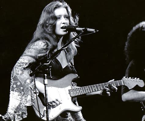 Bonnie Raitt, 1972 | Ladies of the 70's