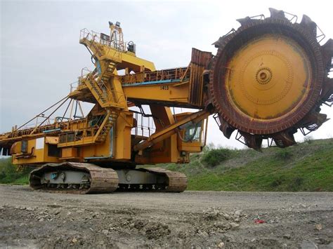 bucket wheel excavator - Google Search | Heavy construction equipment, Heavy equipment, Heavy ...