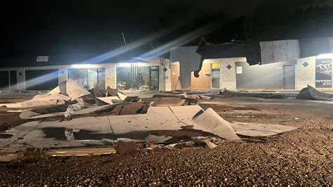 North Texas storm damage: Roof ripped off Fort Worth business | wfaa.com