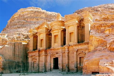 Ultimate Guide to Visiting Petra: Jordan's Ancient City | kimkim