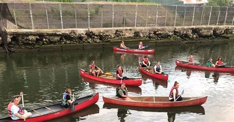 canoeing the gowanus canal in Brooklyn at Gowanus Dredgers Canoe