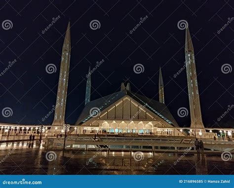 Faisal Mosque Night View editorial image. Image of night - 216896585