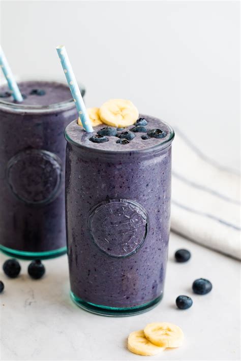 Blueberry Smoothie {Easiest Recipe} - Eating Bird Food