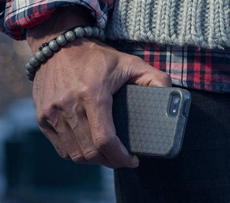 OtterBox shows off new Symmetry Series case for iPhone 5, 5s and 5c