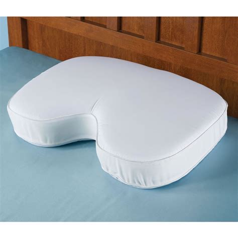 The Side Sleeper's Adjustable Pillow - Hammacher Schlemmer