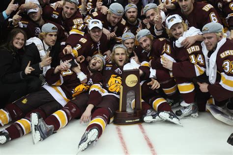 2011 Frozen Four: Minnesota Duluth Hockey Wins National Title Over ...