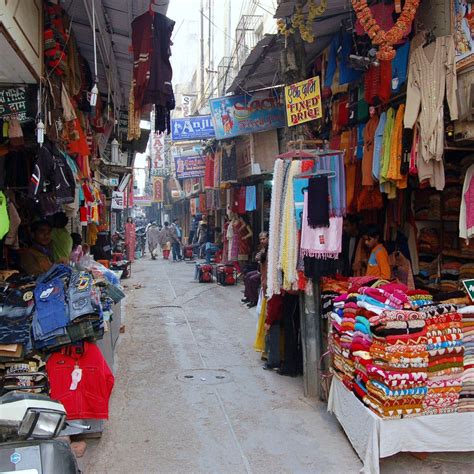 Karol Bagh Cloth Market For Budget Clothes | LBB, Delhi