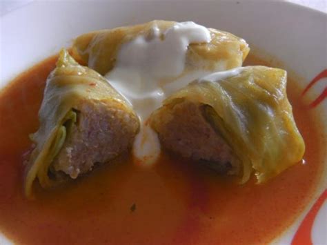 Hungarian Cabbage Rolls / Cabbage Rolls in Tomato Sauce (Töltött ...