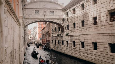 The Bridge of Sighs in Venice: History, Architecture, Tips & More