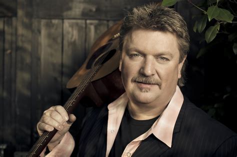 Videos de Música Country: Joe Diffie - John Deere green