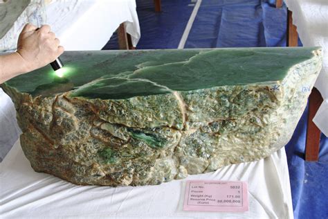 Myanmar Jade And Gems Emporium Nets Record High $3.5 Billion | Myanmar ...