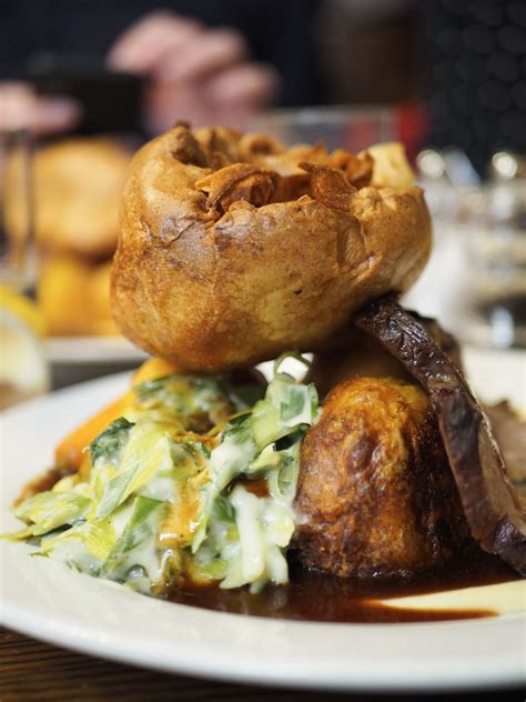 Sunday Roast At The Bank Tavern Bristol - Worth The Waiting List?