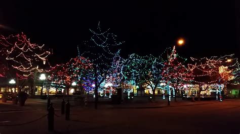 Christmas Lights on the Santa Fe Plaza - YouTube