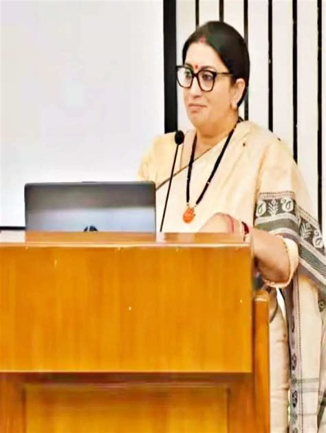 Minister Smriti Irani showed teaching skills