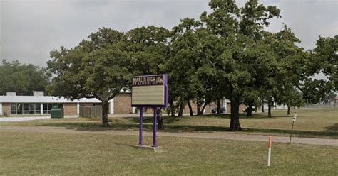 The Texas high school that delayed graduation says 100% of seniors are ready to walk | KUT Radio ...