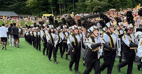 Are there flutes in college marching bands? - GameDay Culture