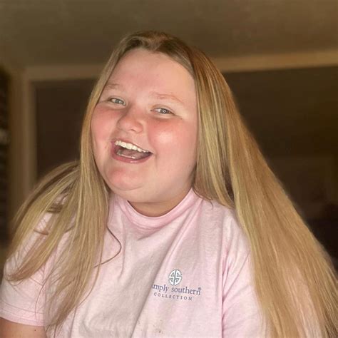 Alana Thompson smiles in ‘beautiful’ selfie as Mama June remains in Florida after rehab stint ...