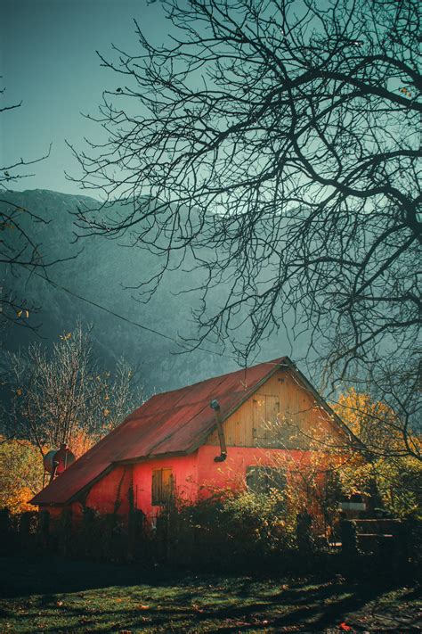 Village House in Countryside · Free Stock Photo