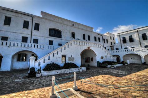 Elmina Castle and its Dark History of Enslavement, Torture, and Death | Ancient Origins