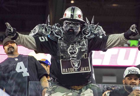 Raiders fans turn LA’s SoFi Stadium silver and black — PHOTOS | Raiders News | Sports