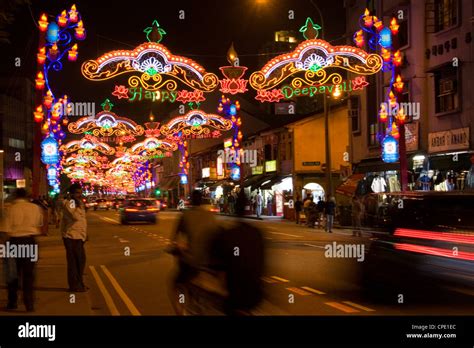 Activity during Deepavali in Little India, Singapore Stock Photo - Alamy