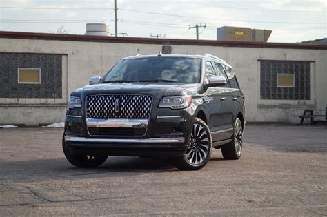 2022 Lincoln Navigator Review: Hands-Free Luxury - CNET