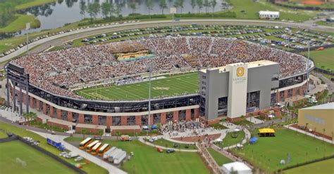 UCF adding beach-themed sundeck, lounge area to football stadium | FOX Sports