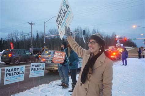 Mary Peltola holds early lead in Alaska - ICT News