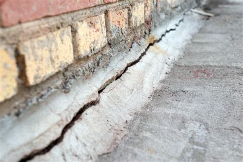 Ways to Fix Foundation Cracks on Your House