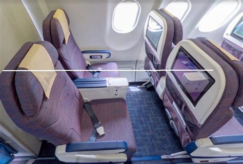 Which airlines have the best and worst legroom?