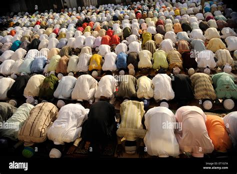 Muslims praying, Islamic worship, Islamic prayers, Eid prayers, Salat al Eid, Eid al adha ...