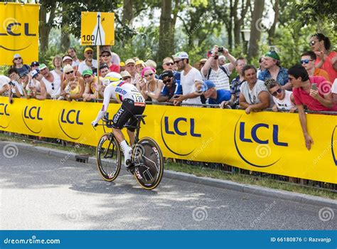 The Cyclist Rigoberto Uran Uran - Tour De France 2015 Editorial Photo ...