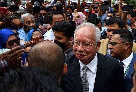 Chronology of Najib's SRC case | Astro Awani