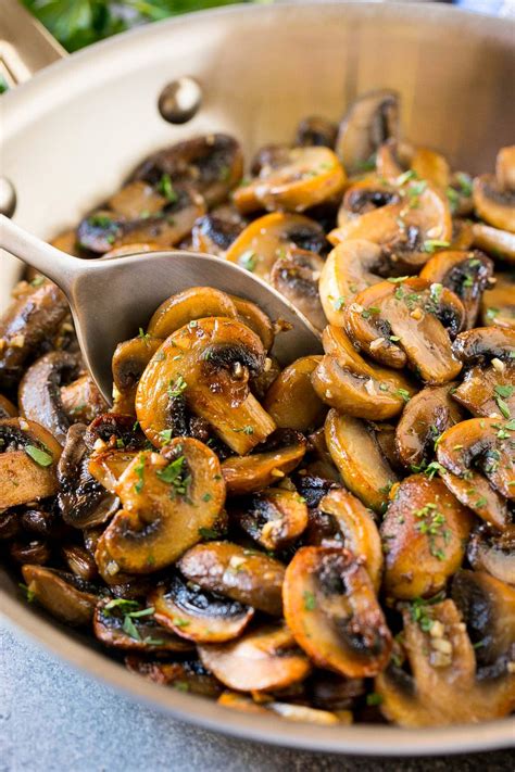 Sauteed Mushrooms in Garlic Butter - Dinner at the Zoo