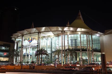 City Center Mall in Doha, Qatar Editorial Photo - Image of downtown ...