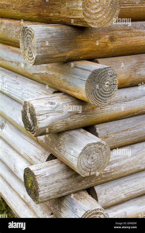 Log cabin joint hi-res stock photography and images - Alamy