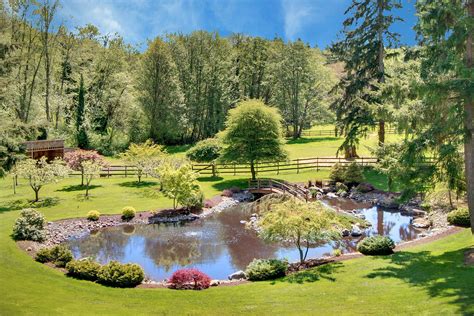 30+ Large Pond Landscaping Ideas – DECOOMO