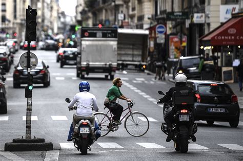 How Paris Is Waging a War on Noise Pollution - Bloomberg