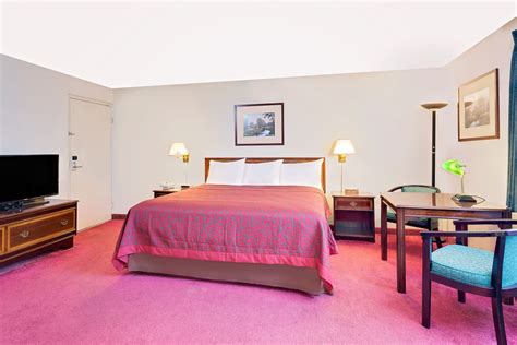 Days Inn by Wyndham Waynesboro | Waynesboro, PA Hotels