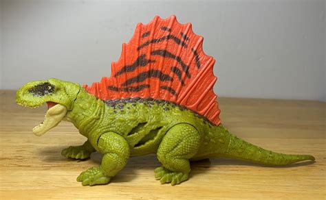 Dimetrodon (Jurassic World: Dominion, Extreme Damage by Mattel) – Dinosaur Toy Blog