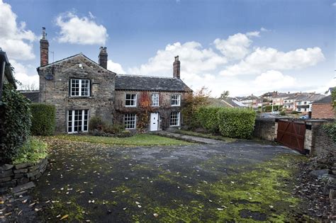 Whitegates Mirfield 4 bedroom House for sale in Crowlees Road Mirfield West Yorkshire WF14 ...