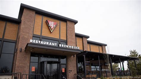 BJ's Restaurant & Brewhouse eyes 2024 opening: Quick Bites - Milwaukee Business Journal