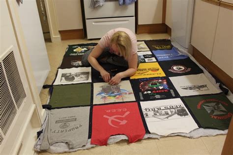 How to make a t shirt quilt – Artofit